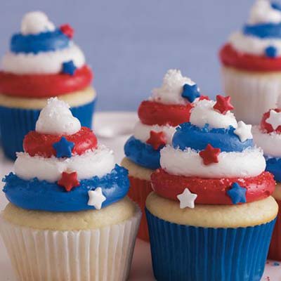 red_white_blue_cupcakes_bc