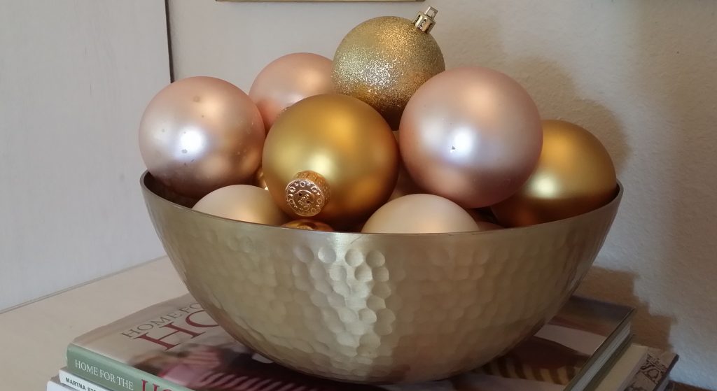 decorating with glass balls